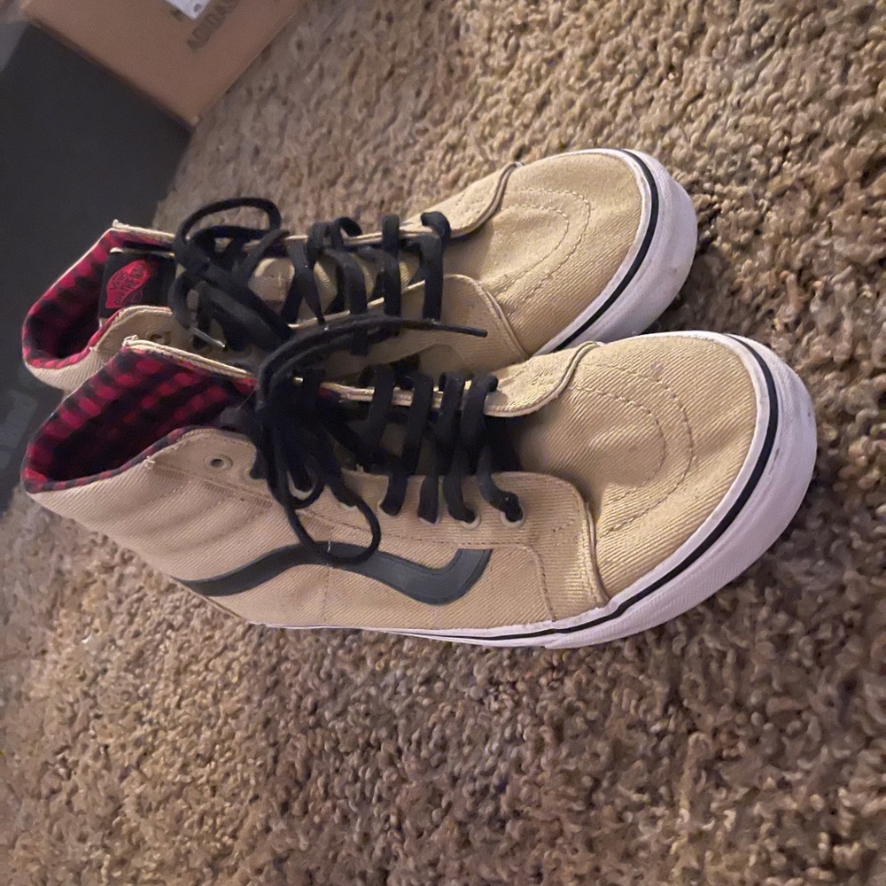 Vans - Picture 2 of 4